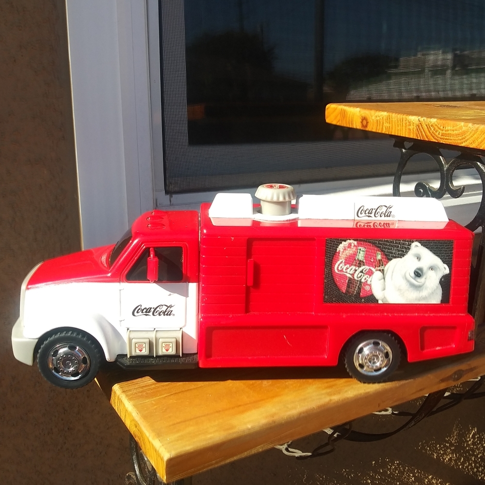 Matchbox Coca Cola Delivery Truck 2000